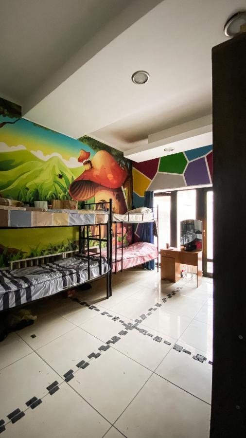 Fox Hostel Almaty Luaran gambar